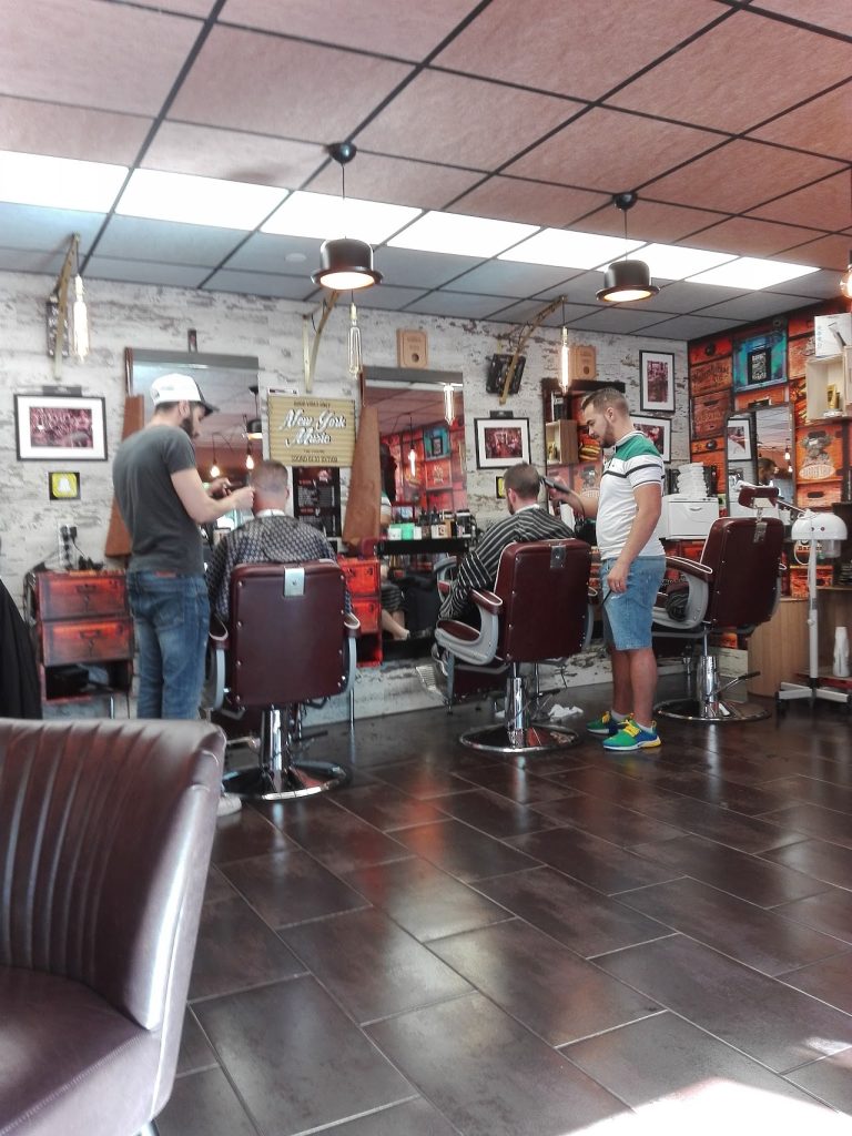 Luxury Coiffure.