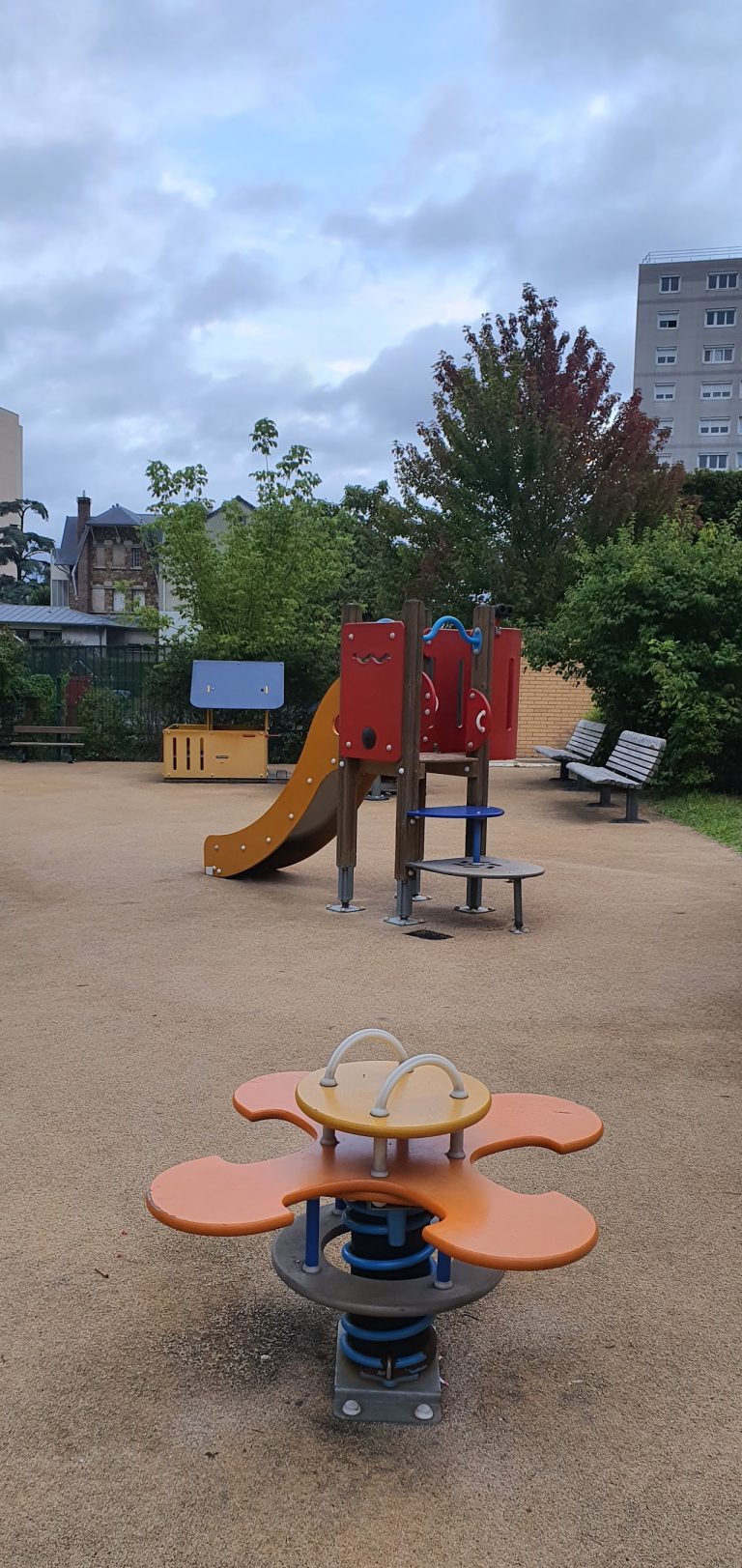 Square Des Frères Rose