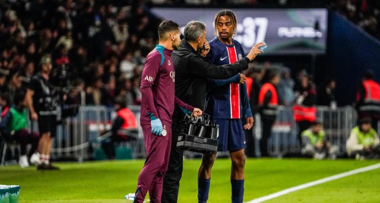 Barcola bids farewell to PSG before Liverpool move