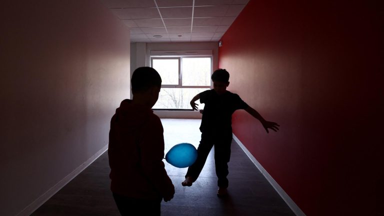 France: 2,355 children homeless before school year