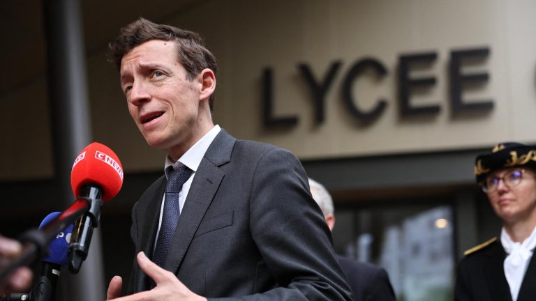France Expands School Survey on Sexual Violence