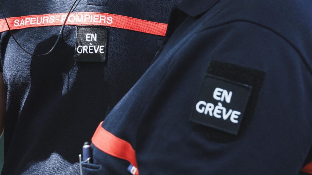 French Firefighters Announce Strike for More Resources
